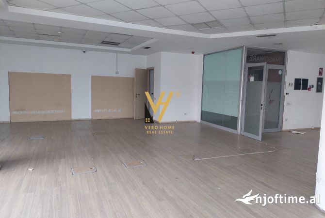 Ambient biznesi me qera 3+1 ne Tirane - 2,600 Euro