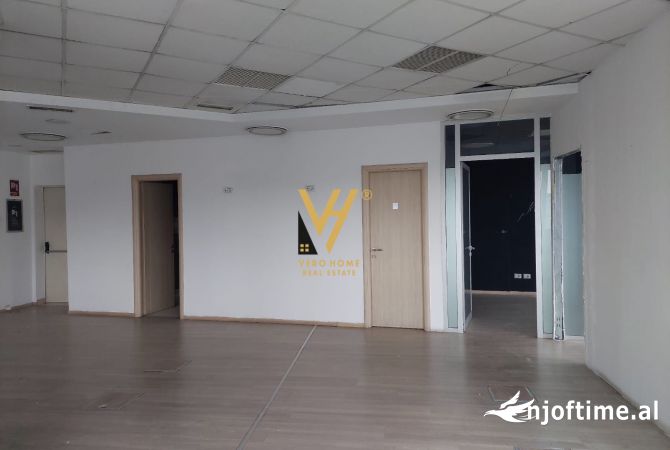 Ambient biznesi me qera 3+1 ne Tirane - 2,600 Euro