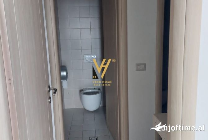 Ambient biznesi me qera 3+1 ne Tirane - 2,600 Euro