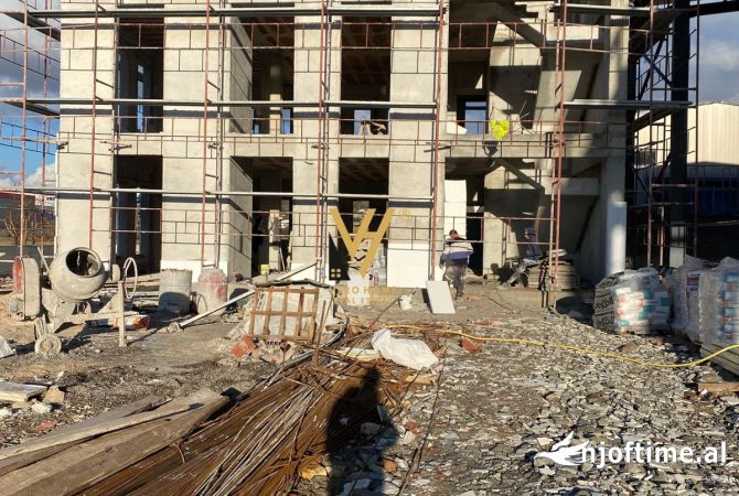 Ambient biznesi me qera 4+1 ne Tirane - 7,500 Euro