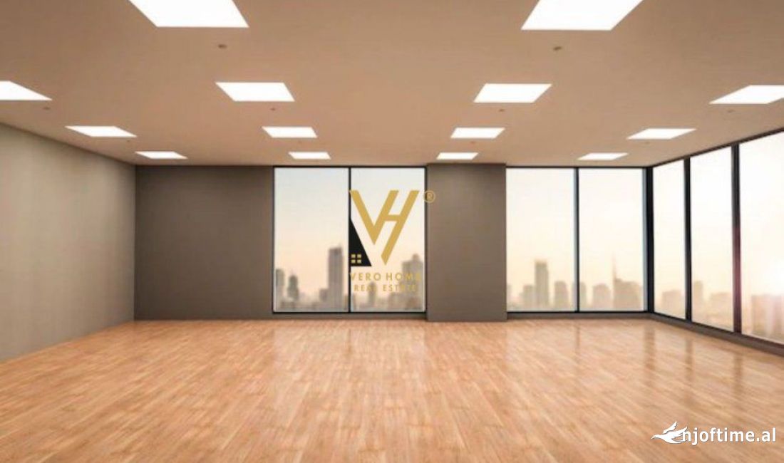 JEPET ZYRE 500 M2 ME QERA NE QENDER 12.500 EURO