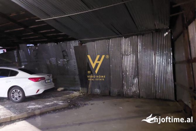 Ambient biznesi me qera 4+1 ne Tirane - 60,000 Leke