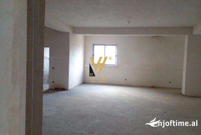 SHITET DYQAN 410 M2 NE FIER 600.000 EURO