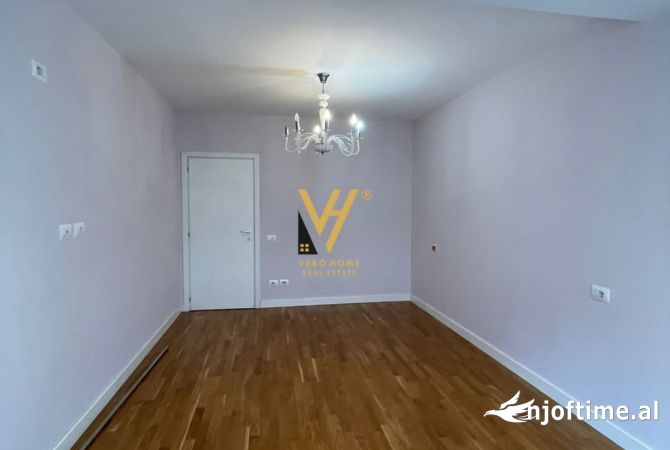 Ambient biznesi me qera 3+1 ne Tirane - 950 Euro