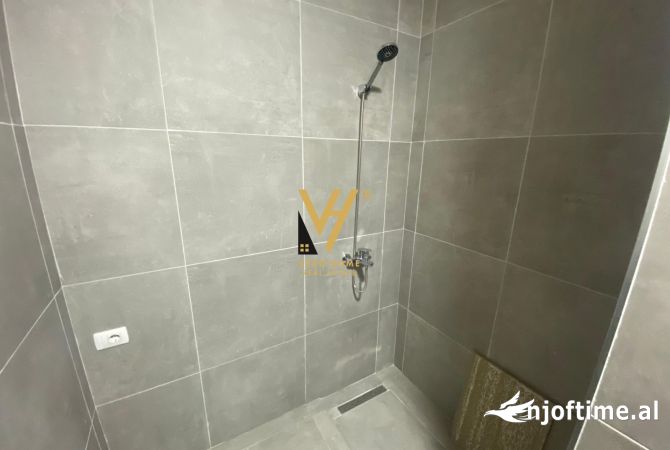 Ambient biznesi me qera 3+1 ne Tirane - 650 Euro