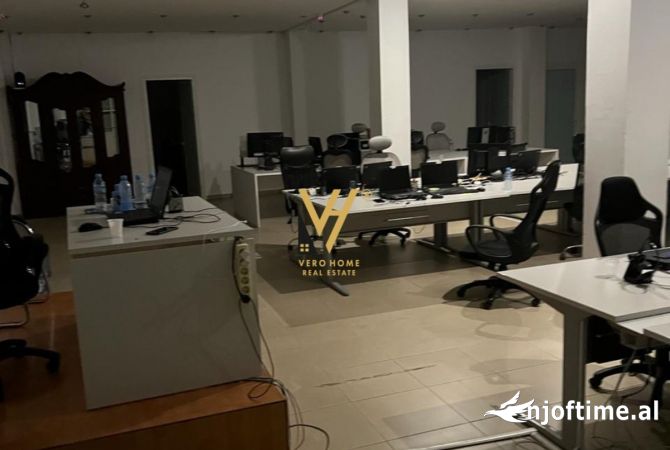 Ambient biznesi me qera 3+1 ne Tirane - 1,900 Euro