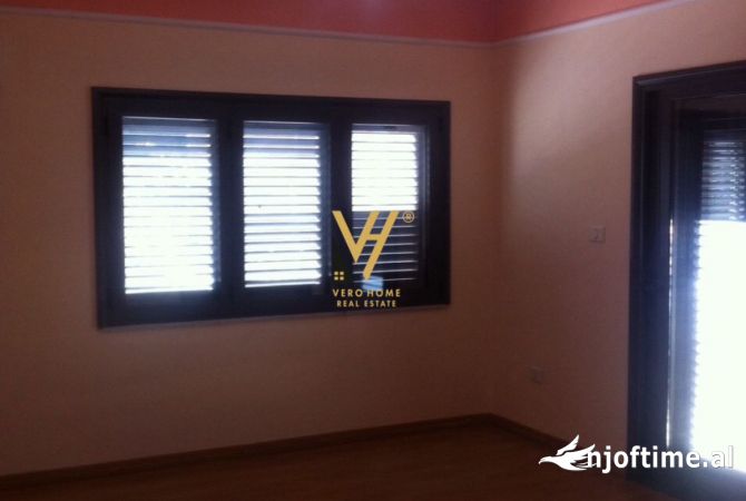 Shtepi me qera 6+1 ne Tirane - 2,500 Euro