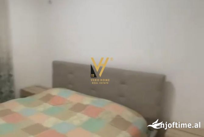 Shtepi me qera Apartament ne Tirane, 2+1, Mobilimi E mobiluar, Pagesa 550  Euro.