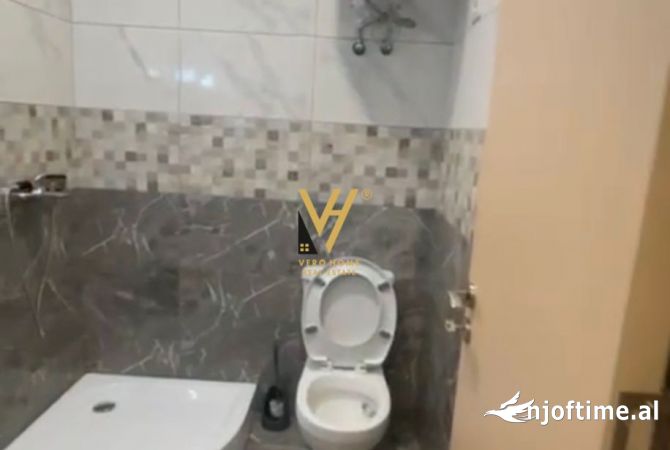 Shtepi me qera Apartament ne Tirane, 2+1, Mobilimi E mobiluar, Pagesa 550  Euro.