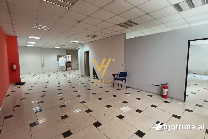 Ambient biznesi me qera 3+1 ne Tirane - 3,000 Euro