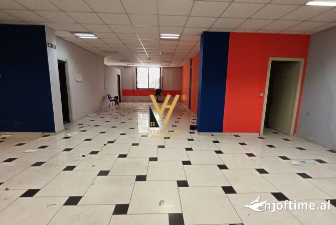 Ambient biznesi me qera 3+1 ne Tirane - 3,000 Euro