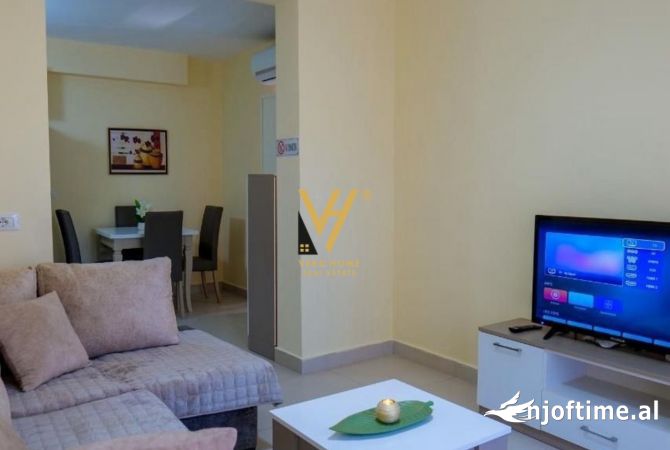 Shtepi ne shitje Shtepi Private ne Tirane, 7+1, Mobilimi E mobiluar, Pagesa 390,000  Euro.