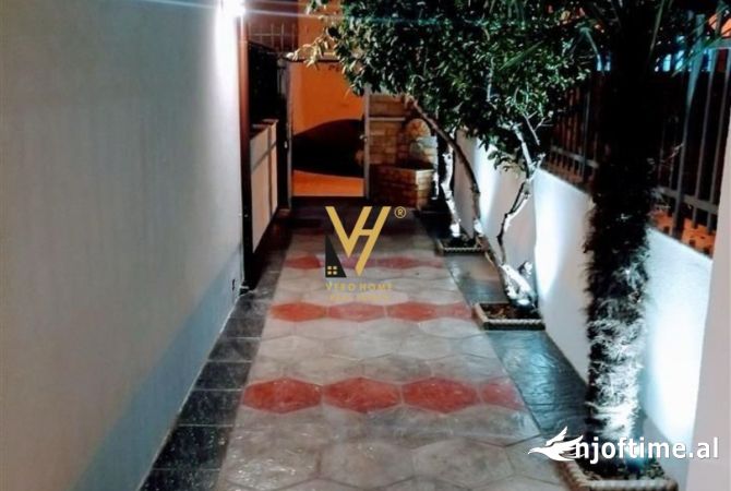 Shtepi ne shitje Shtepi Private ne Tirane, 7+1, Mobilimi E mobiluar, Pagesa 390,000  Euro.