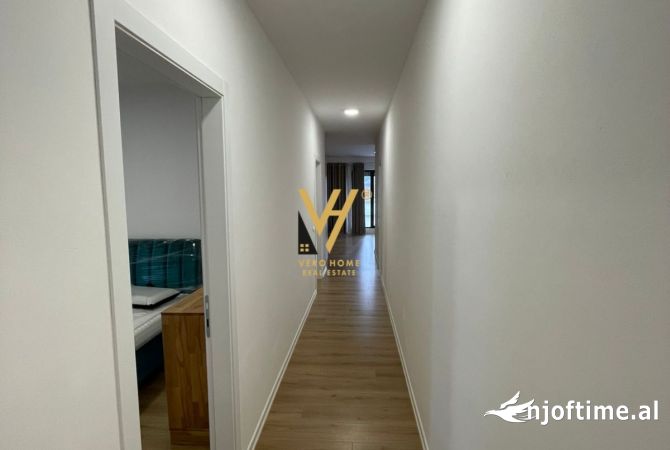 Shtepi ne shitje Apartament ne Tirane, 3+1, Mobilimi E mobiluar, Pagesa 332,000  Euro.