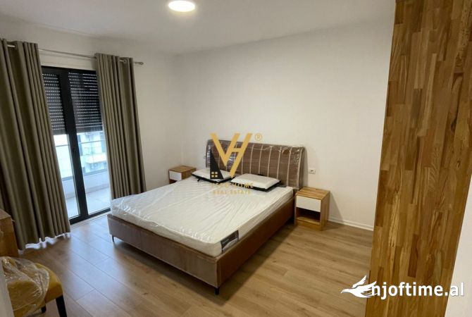 Shtepi ne shitje Apartament ne Tirane, 3+1, Mobilimi E mobiluar, Pagesa 332,000  Euro.