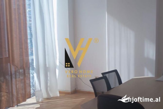Ambient biznesi me qera 3+1 ne Tirane - 360 Euro