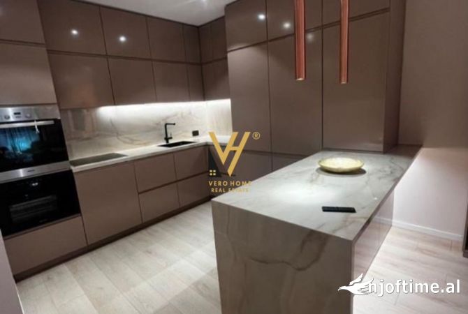 Shtepi ne shitje Apartament ne Tirane, 2+1, Mobilimi E mobiluar, Pagesa 450,000  Euro.