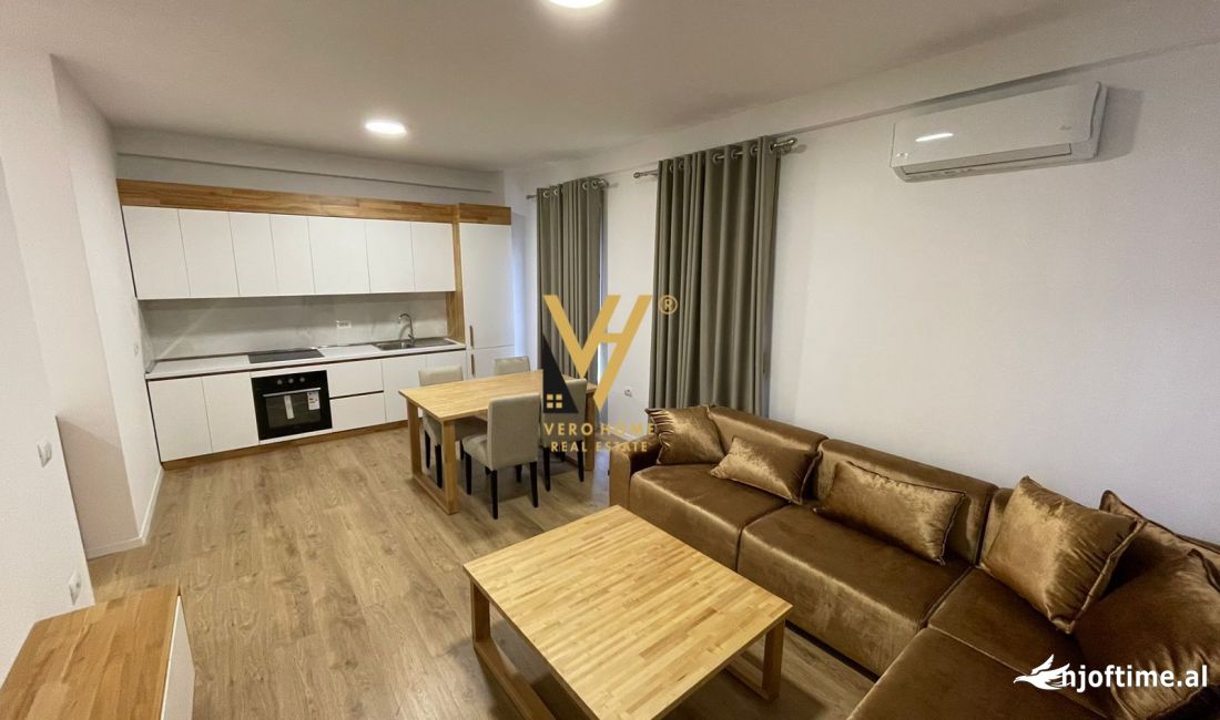 Shtepi me qera Apartament ne Tirane, 2+1, Mobilimi E mobiluar, Pagesa 900  Euro.
