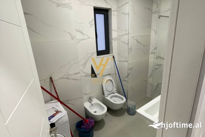 Shtepi me qera Apartament ne Tirane, 3+1, Mobilimi E mobiluar, Pagesa 1,100  Euro.