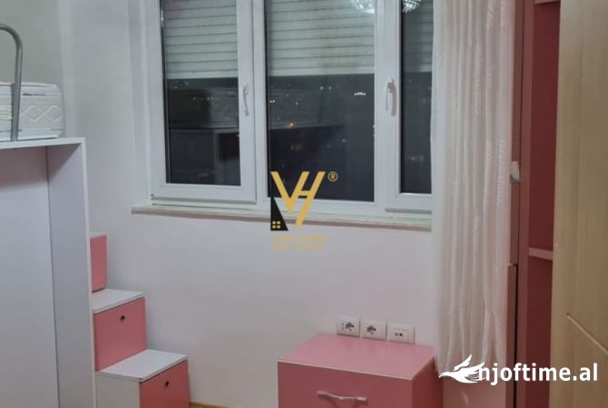Shtepi me qera Apartament ne Tirane, 2+1, Mobilimi E mobiluar, Pagesa 500  Euro.