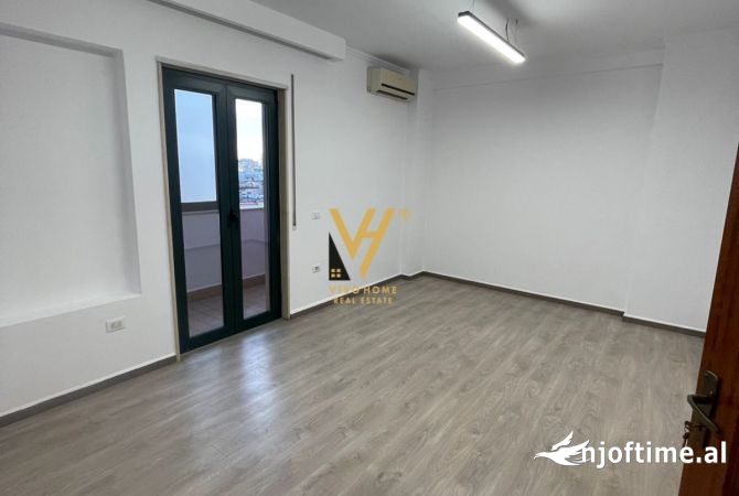 Ambient biznesi me qera 3+1 ne Tirane - 1,000 Euro