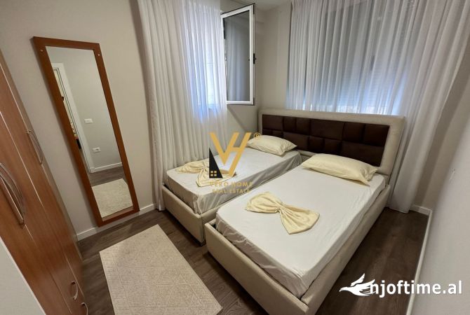 Shtepi ne shitje Apartament ne Tirane, 2+1, Mobilimi E mobiluar, Pagesa 185,000  Euro.