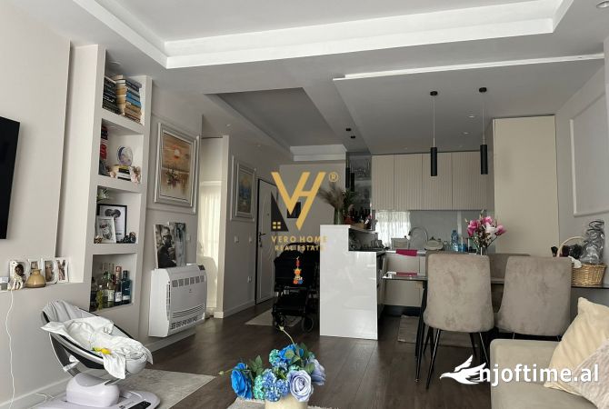 Shtepi ne shitje Apartament ne Tirane, 2+1, Mobilimi E mobiluar, Pagesa 185,000  Euro.