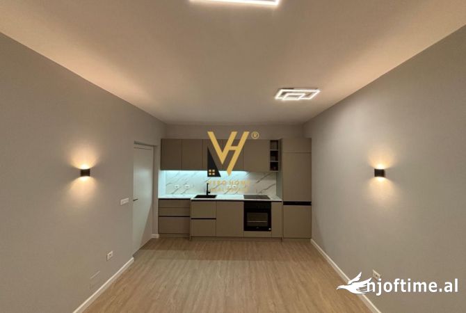 Ambient biznesi me qera 3+1 ne Tirane - 70,000 Leke