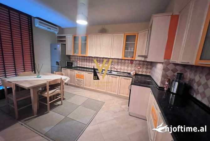 Shtepi me qera 3+1 ne Tirane - 1,200 Euro