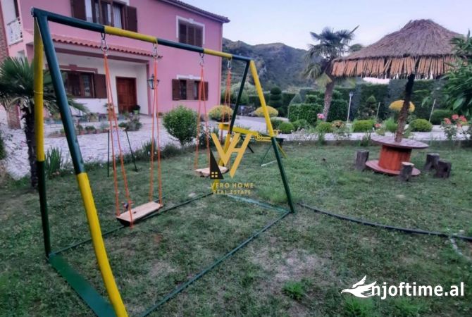 Shtepi me qera 4+1 ne Tirane - 1,400 Euro