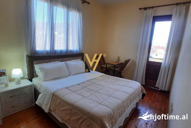 Shtepi me qera Apartament ne Tirane, 4+1, Mobilimi E mobiluar, Pagesa 1,400  Euro.