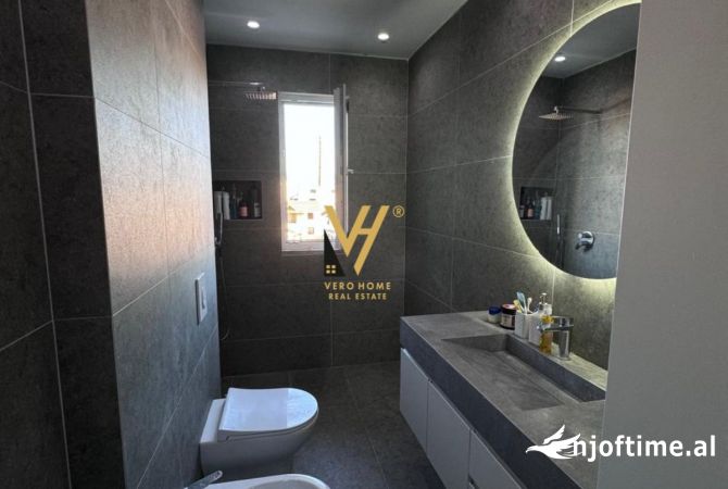 Shtepi ne shitje Apartament ne Tirane, 1+1, Mobilimi E mobiluar, Pagesa 135,000  Euro.