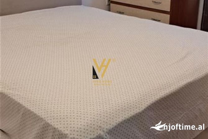 Shtepi me qera Apartament ne Tirane, 2+1, Mobilimi E mobiluar, Pagesa 450  Euro.