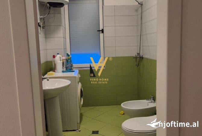 Shtepi me qera Apartament ne Tirane, 2+1, Mobilimi E mobiluar, Pagesa 500  Euro.