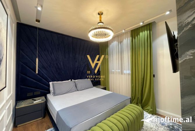 Shtepi me qera Vila Luksoze ne Tirane, 3+1, Mobilimi E mobiluar, Pagesa 4,000  Euro.