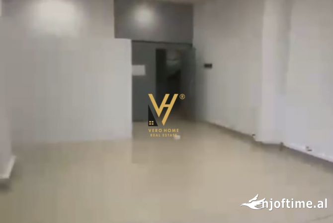 Ambient biznesi me qera 3+1 ne Tirane - 50,000 Leke