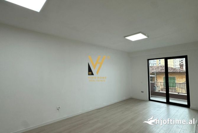 Ambient biznesi me qera 3+1 ne Tirane - 700 Euro