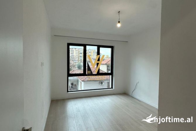 Ambient biznesi me qera 3+1 ne Tirane - 700 Euro