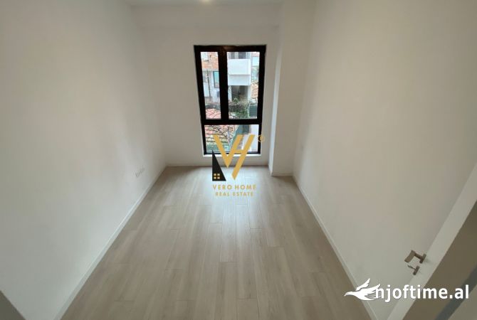 Ambient biznesi me qera 3+1 ne Tirane - 700 Euro