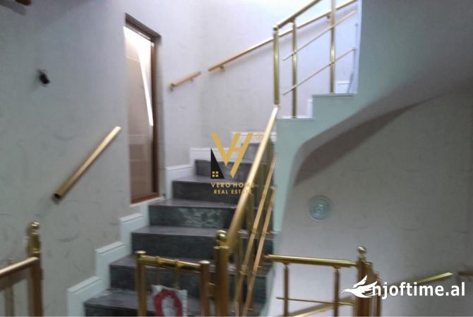 Shtepi ne shitje Shtepi Private ne Tirane, 7+1, Mobilimi Pjeserisht e mobiluar, Pagesa 515,000  Euro.