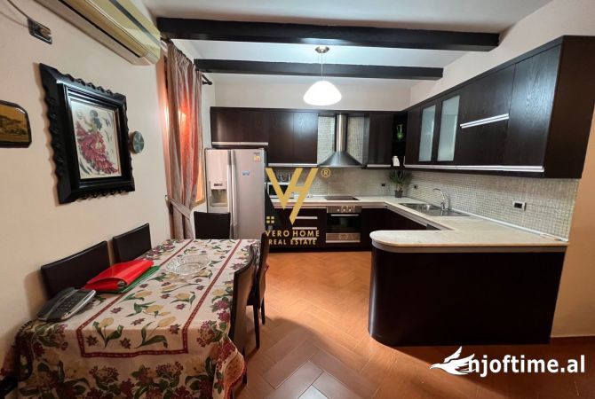 Shtepi me qera Apartament ne Tirane, 4+1, Mobilimi E mobiluar, Pagesa 1,300  Euro.