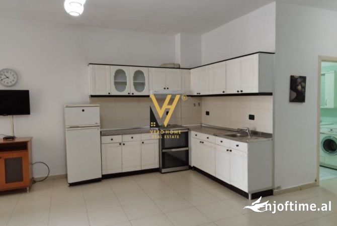 Shtepi me qera 1+1 ne Tirane - 380 Euro