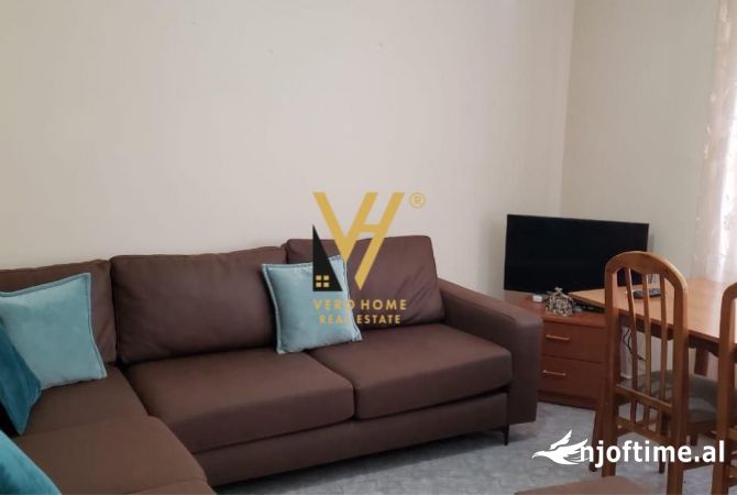 Shtepi me qera 2+1 ne Tirane - 40,000 Leke