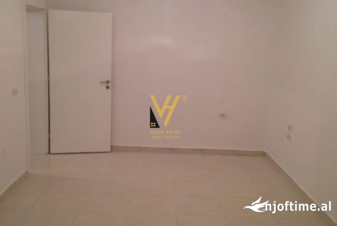 Ambient biznesi me qera 3+1 ne Tirane - 550 Euro