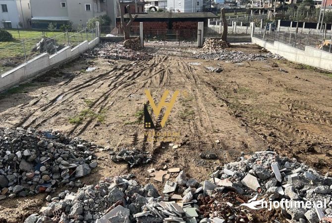 Truall ose Toke ne Tirane - 400 Euro