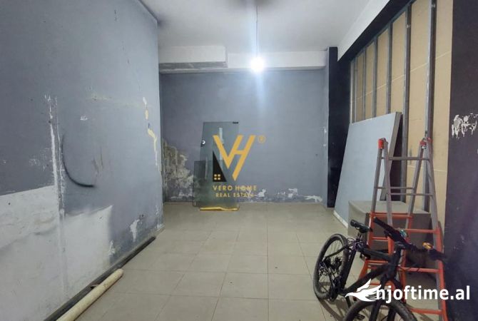 Ambient biznesi me qera 1+1 ne Tirane - 50,000 Leke