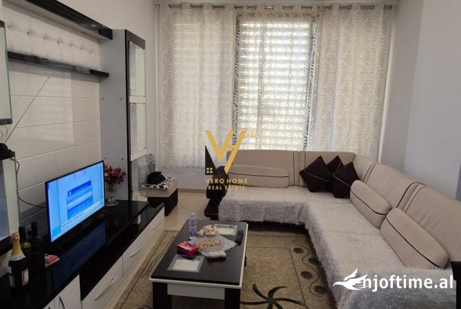 Ambient biznesi me qera 3+1 ne Tirane - 45,000 Leke