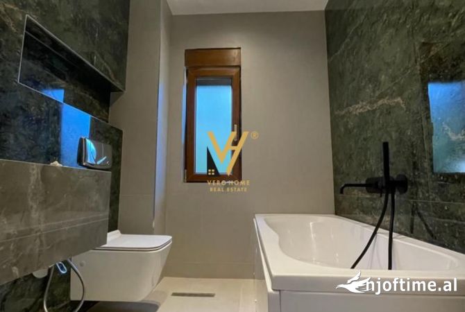 Shtepi me qera Vila Luksoze ne Tirane, 2+1, Mobilimi E mobiluar, Pagesa 3,000  Euro.