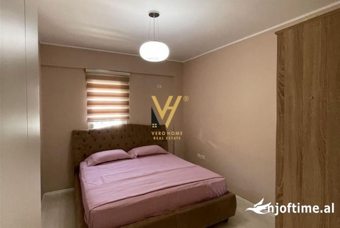 Shtepi me qera Apartament ne Tirane, 3+1, Mobilimi E mobiluar, Pagesa 1,100  Euro.