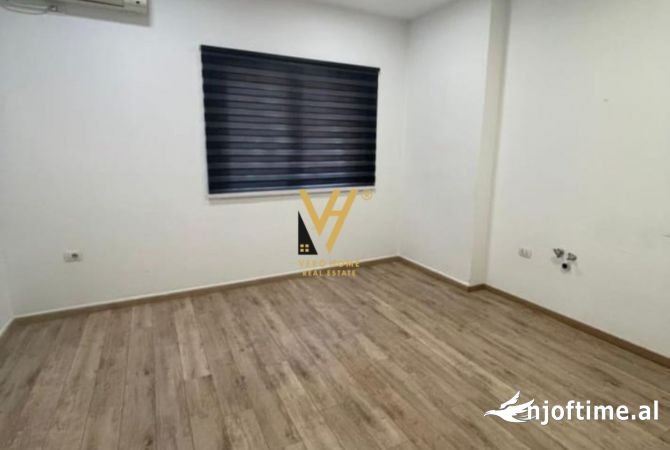 Ambient biznesi me qera 3+1 ne Tirane - 1,300 Euro